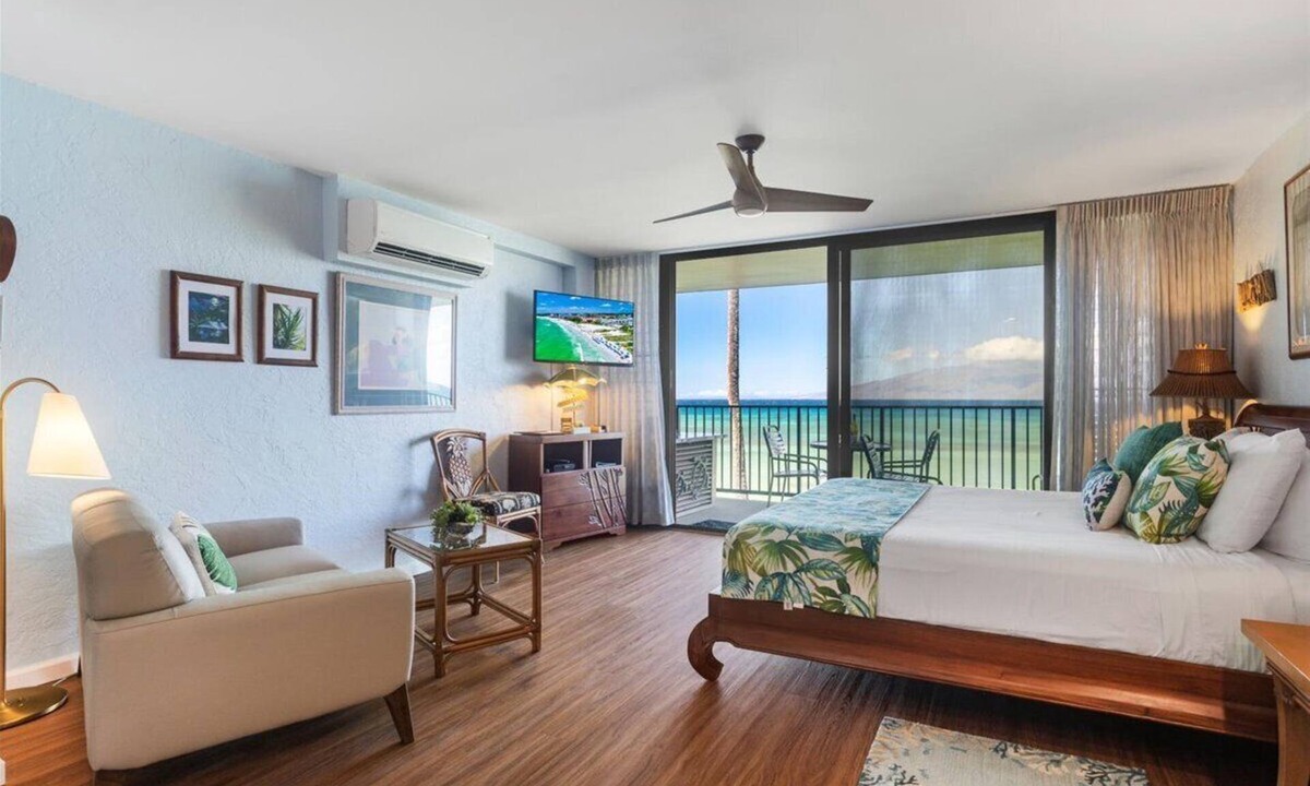 Honokowai Apartment | Stunning Oceanfront Luxury