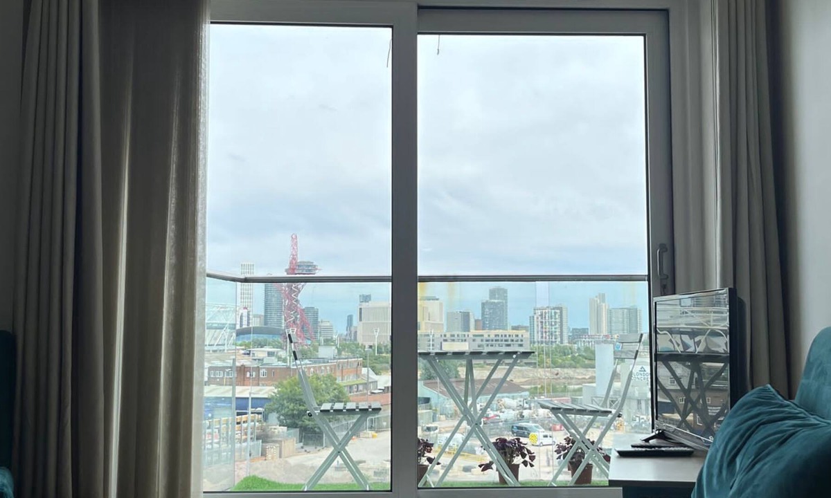 Bow Apartment | Stunning one bed with rooftop - opposite Stadium