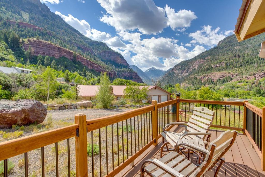 Ridgway House | Stunning Ouray Escape with Panoramic Mountain Views!