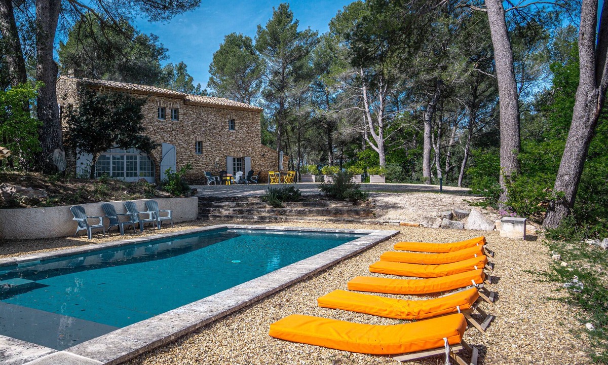 Roussillon House | Stunning panoramic views and heated pool in Roussillon