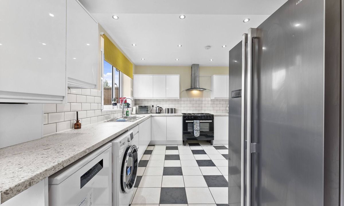 Ripley House | Stunning Peak District Gem - Games Rooms