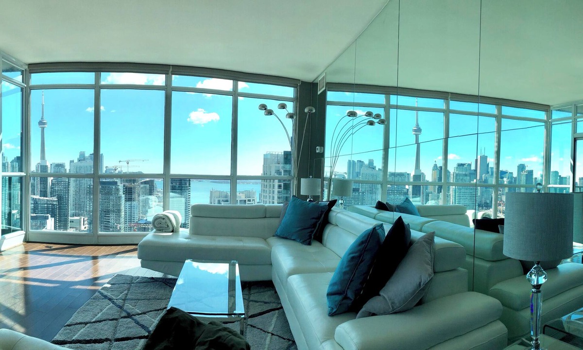 Bathurst Quay Condo | Stunning Penthouse Retreat with Epic Lake & CN Tower Views – Your Dream Toronto