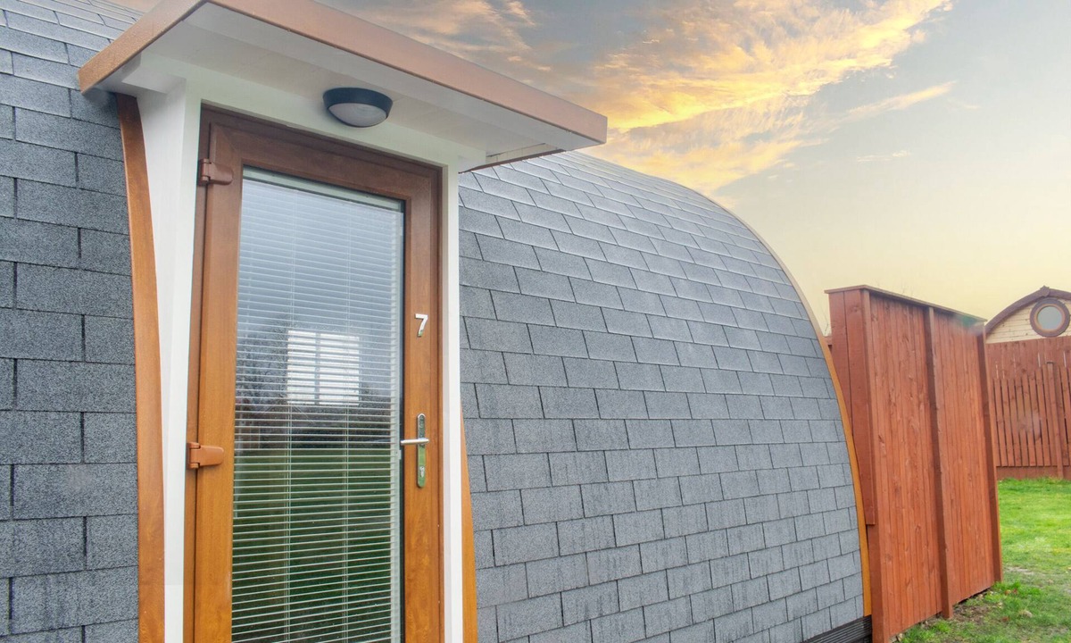 Trowse Newton Cabin | Stunning Pod 7 with Countryside view