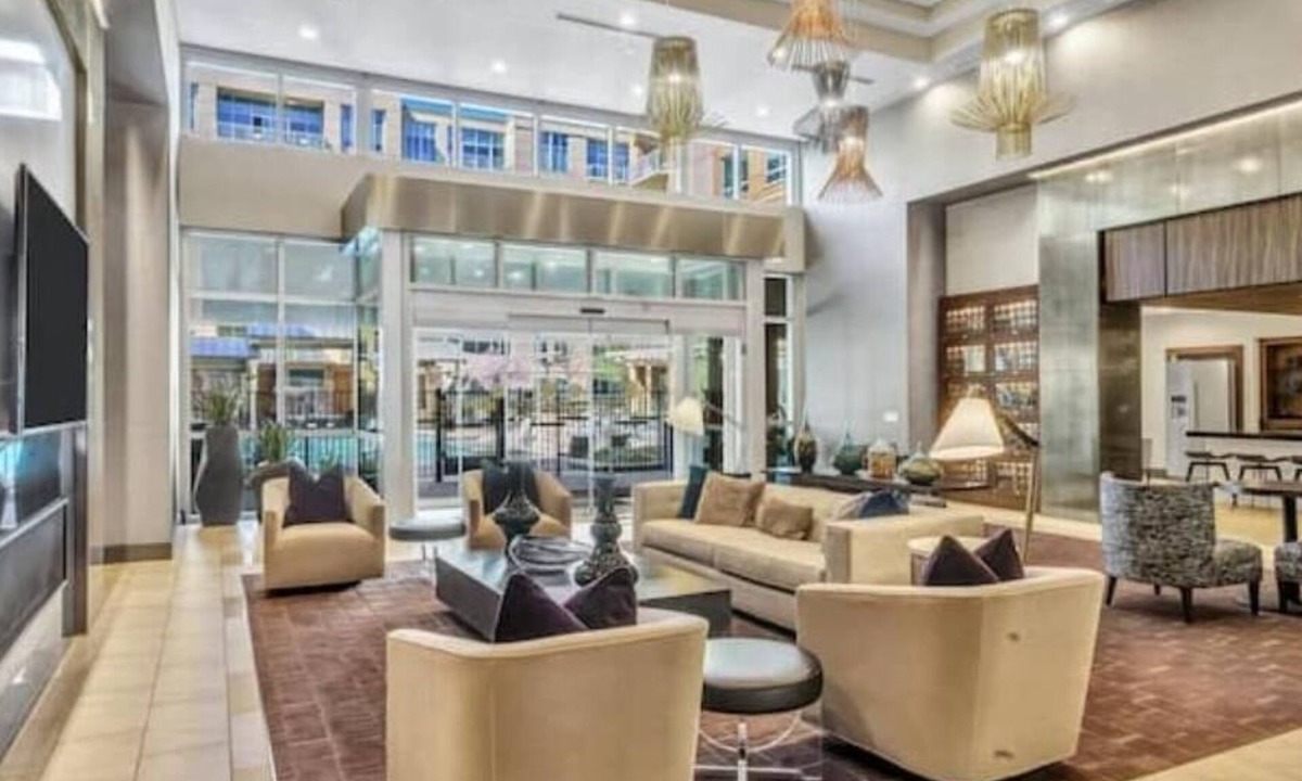 North Dallas Apartment | Stunning Preston Hollow Apartment. WiFi, Pool, Gym. Free Parking. Pet Friendly!