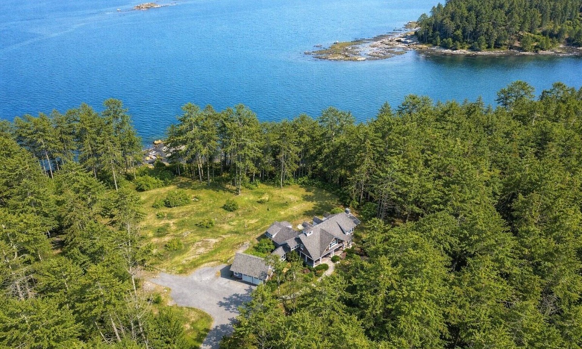 Harpswell House | Stunning, Private 35 Acre Oceanfront Retreat