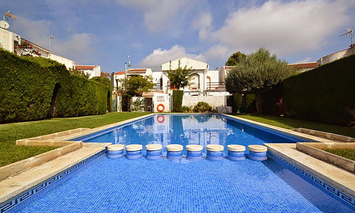 El Casalot Villa | Stunning private villa for 6 guests with pool, A/C, WIFI, TV and terrace