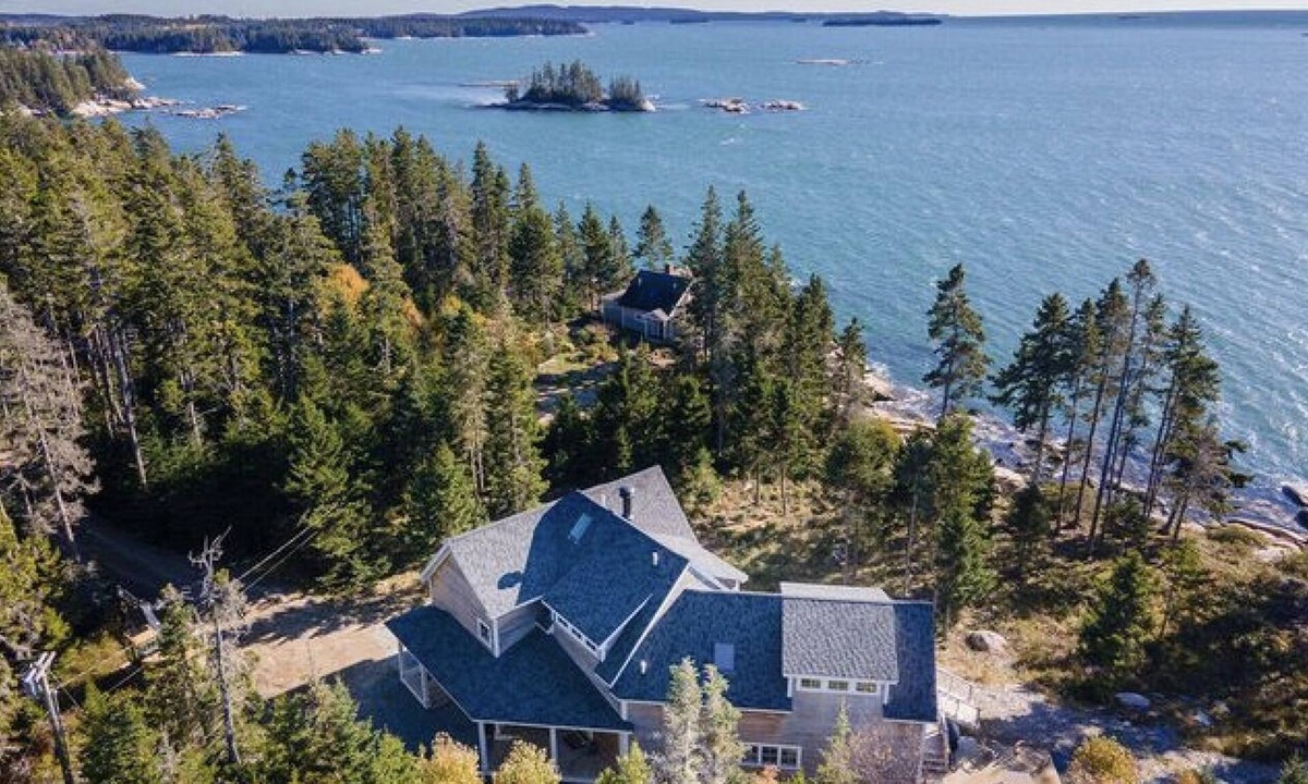 Stonington House | Stunning private oceanfront home