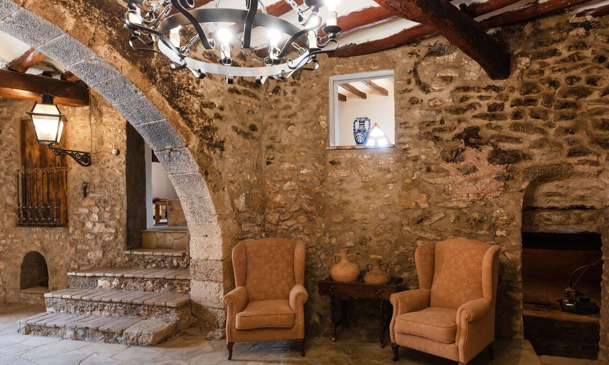 El Catllar House | Stunning private villa for 20 guests with private pool, WIFI, TV, pets allowed and panoramic view
