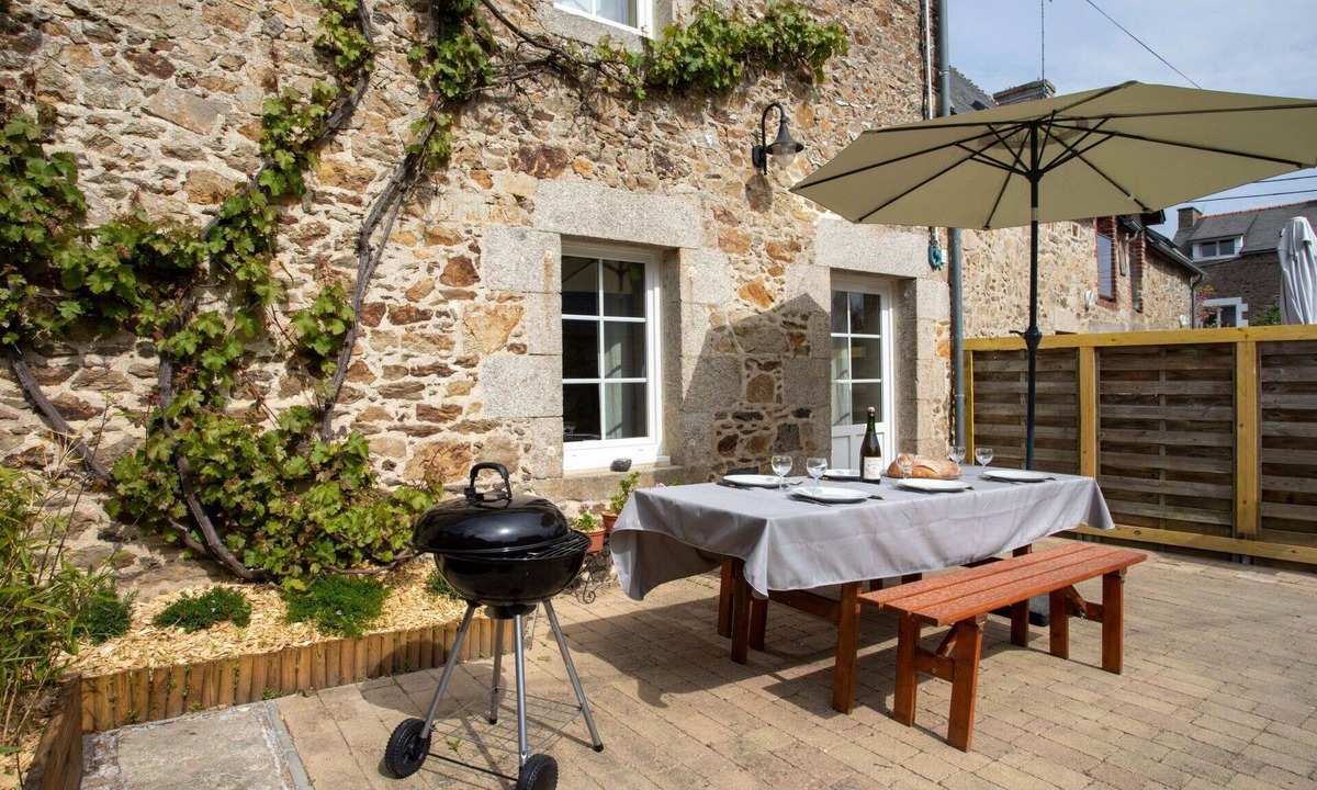 Pleurtuit House | Stunning private villa for 6 people with WIFI, TV and terrace