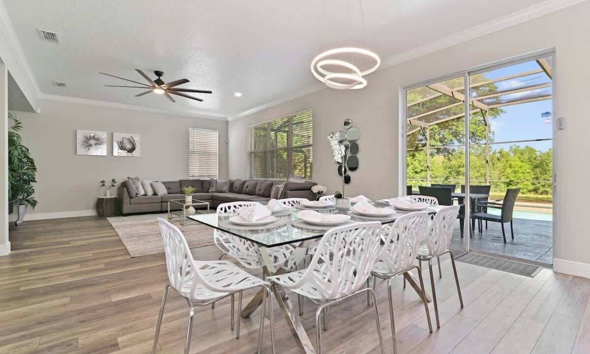 Legacy Park House | Stunning Private Villa with Pool and Spa