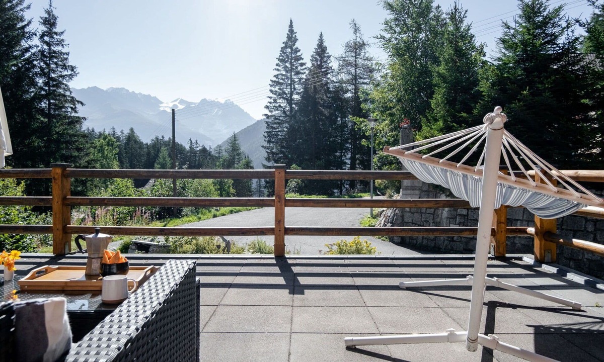 Champex-Lac House | Stunning private villa for 8 guests with WIFI, TV, terrace and pets allowed
