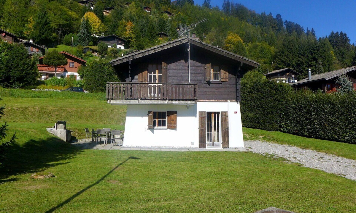 Moleson House | Stunning private villa for 6 people with WIFI, TV, patio, pets allowed and panoramic view