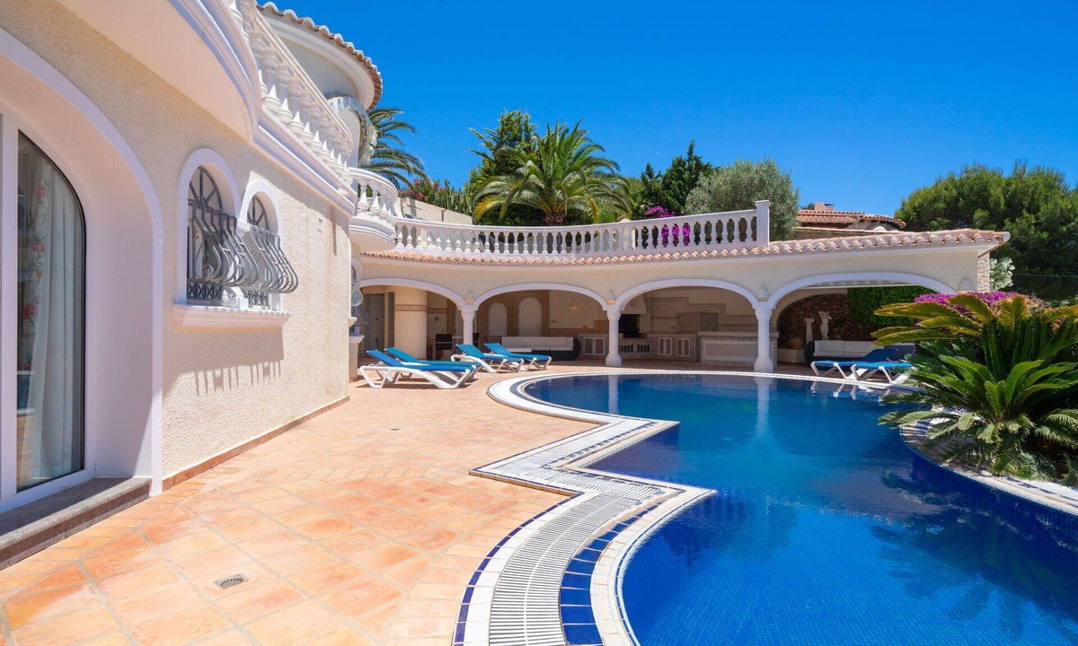 Fanadix Villa | Stunning private villa for 8 people with private pool, hot tub, WIFI, A/C, TV and patio