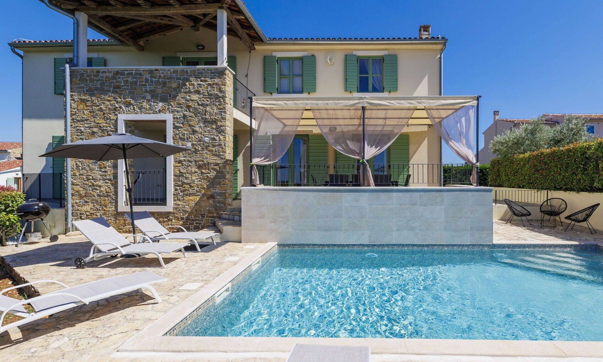 Baredine Villa | Stunning private villa for 8 people with WIFI, private pool, A/C, TV, terrace and panoramic view