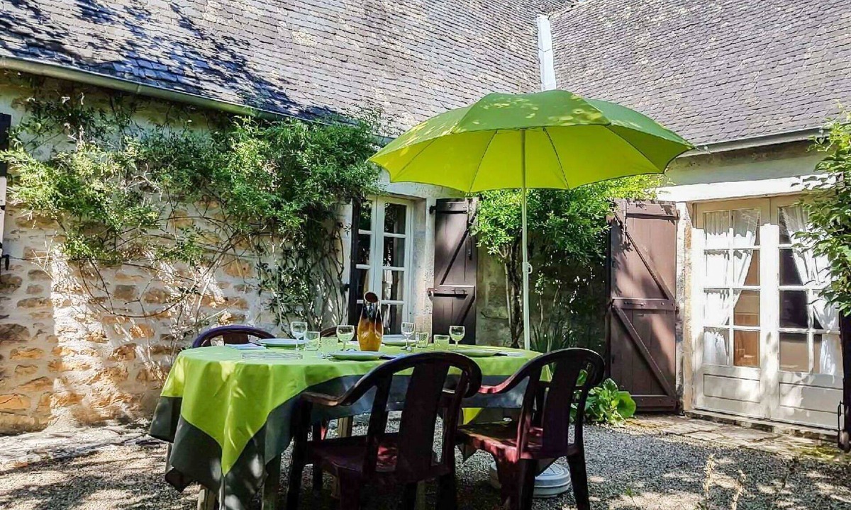 Turenne Villa | Stunning private villa for 4 guests with WIFI, TV, terrace and pets allowed