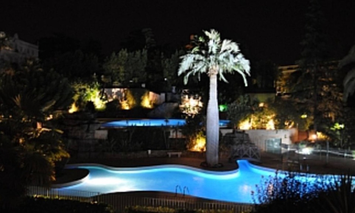 California - Pezou Apartment | Stunning Property in Secure Residence with Pool and Parking