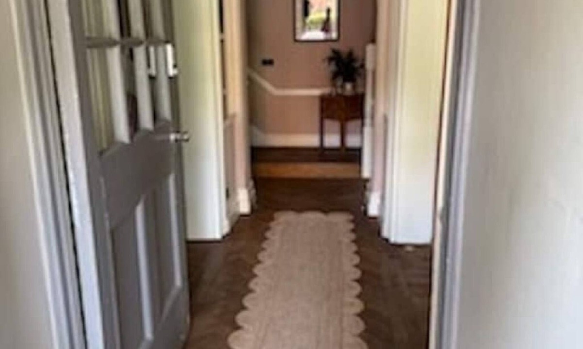 Nutfield House | Stunning Rectory, 15 guests in Surrey