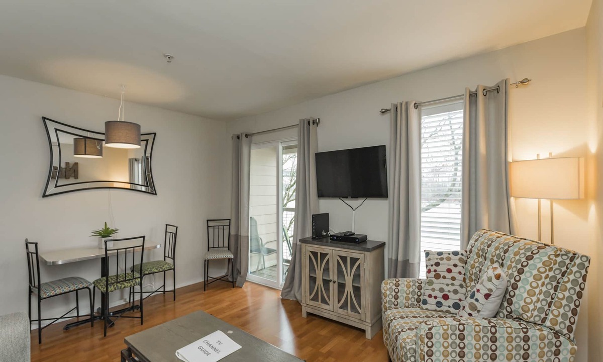 North Capitol Condo | Stunning River View Condo Near Downtown With Free Covered Parking
