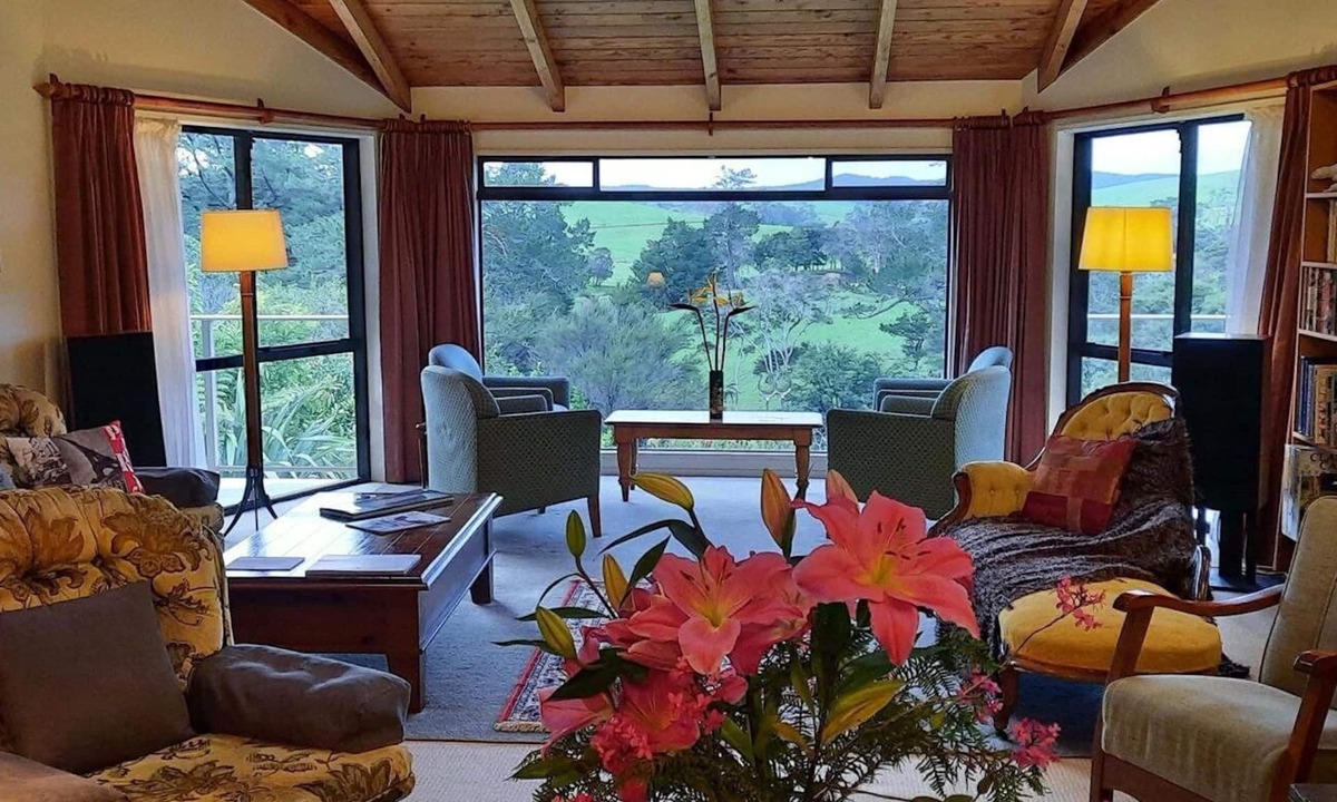 Paihia Bed & Breakfast | Stunning river views with convenient mini-kitchenette