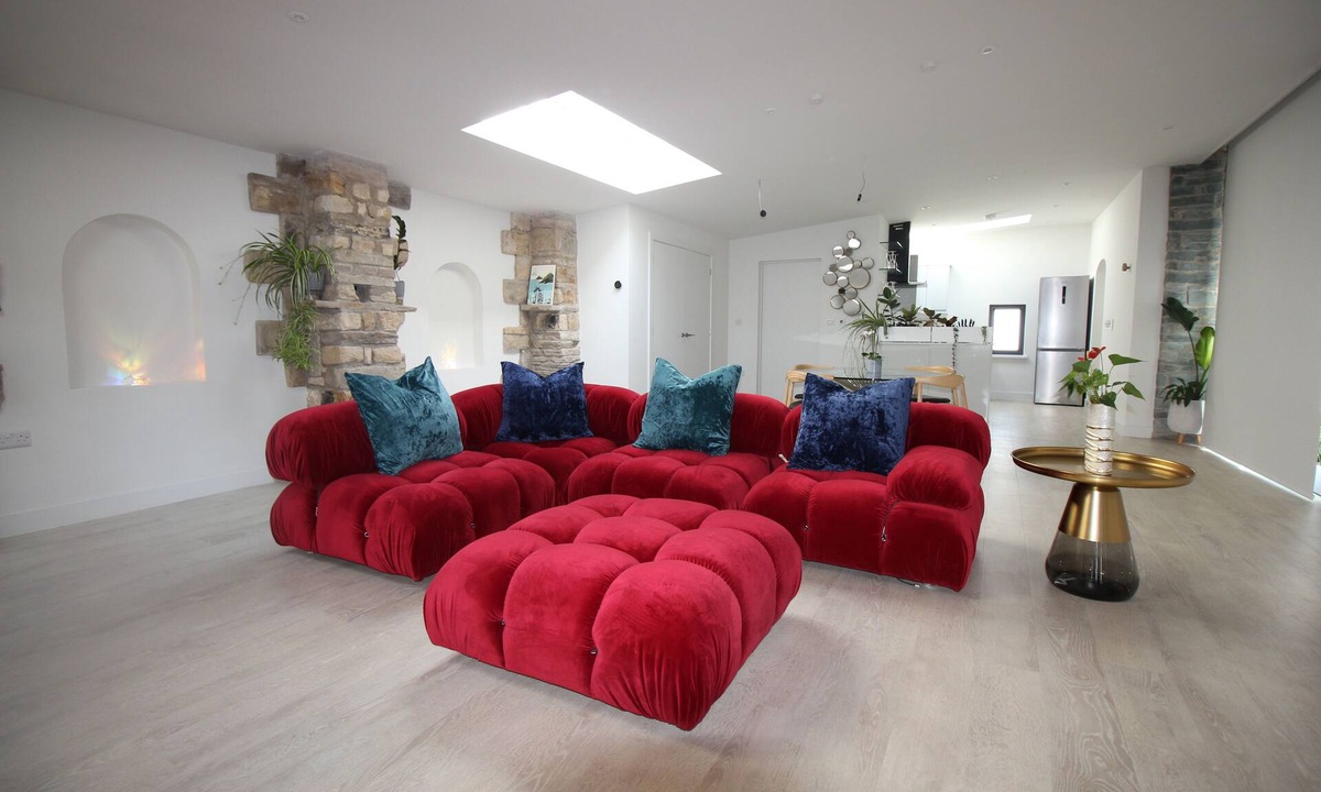 High Bentham Apartment | Stunning riverside sanctuary, hot tub