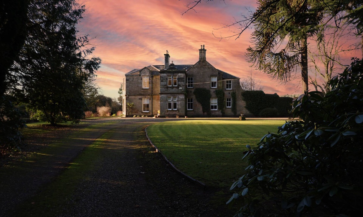 Cupar House | Stunning Scottish Manor House with substantial grounds