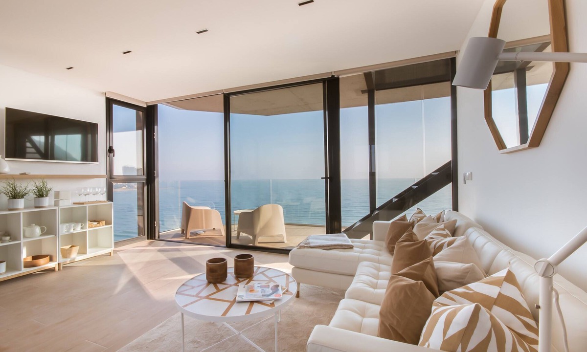 L'Albufereta Apartment | Stunning sea view hot tube posh BLUE SKY APARTMENT