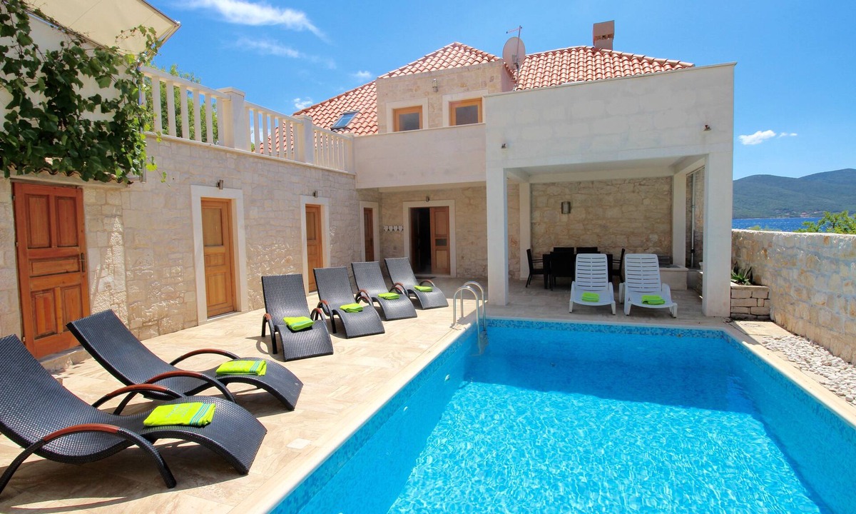 Viganj Villa | STUNNING SEAFRONT VILLA WITH POOL. 5 BEDROOM LUXURY HOME. NORTH OF DUBROVNIK