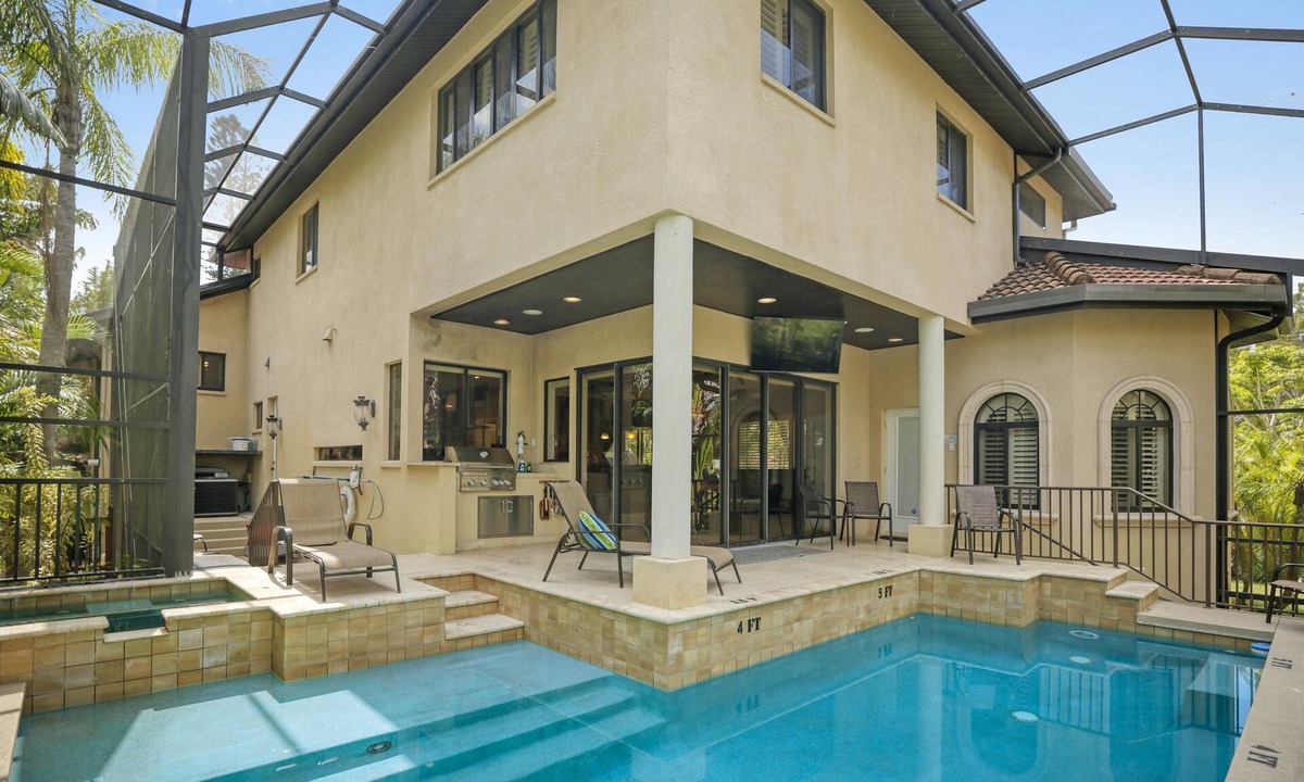 Bay Isle House | Stunning Siesta Key, . , Walk to Shell Beach, HEATED POOL 10