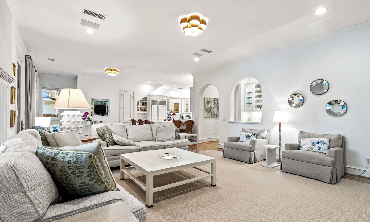 Park Cities House | Stunning Spacious Family Home in University Park