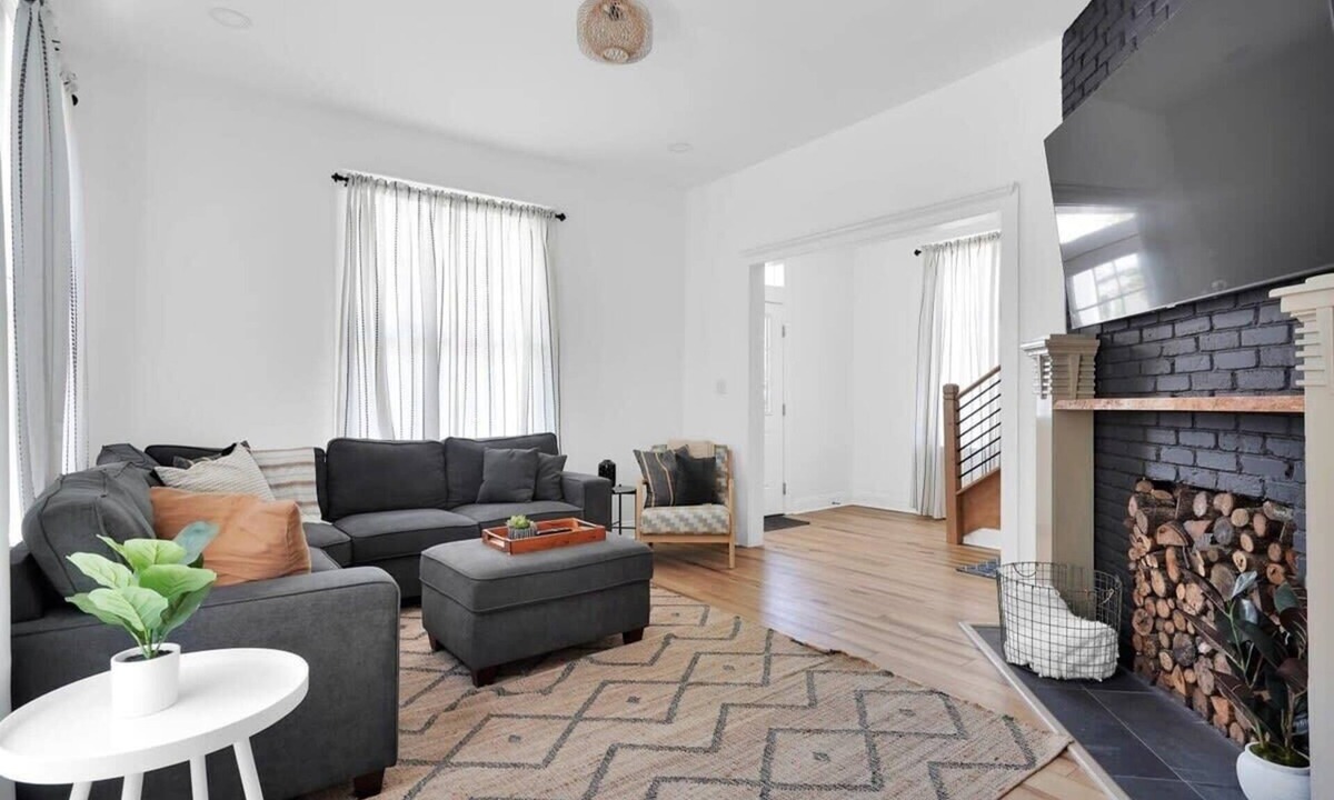 Springfield House | Stunning Springfield Pool Home - 5 Min to Stadium