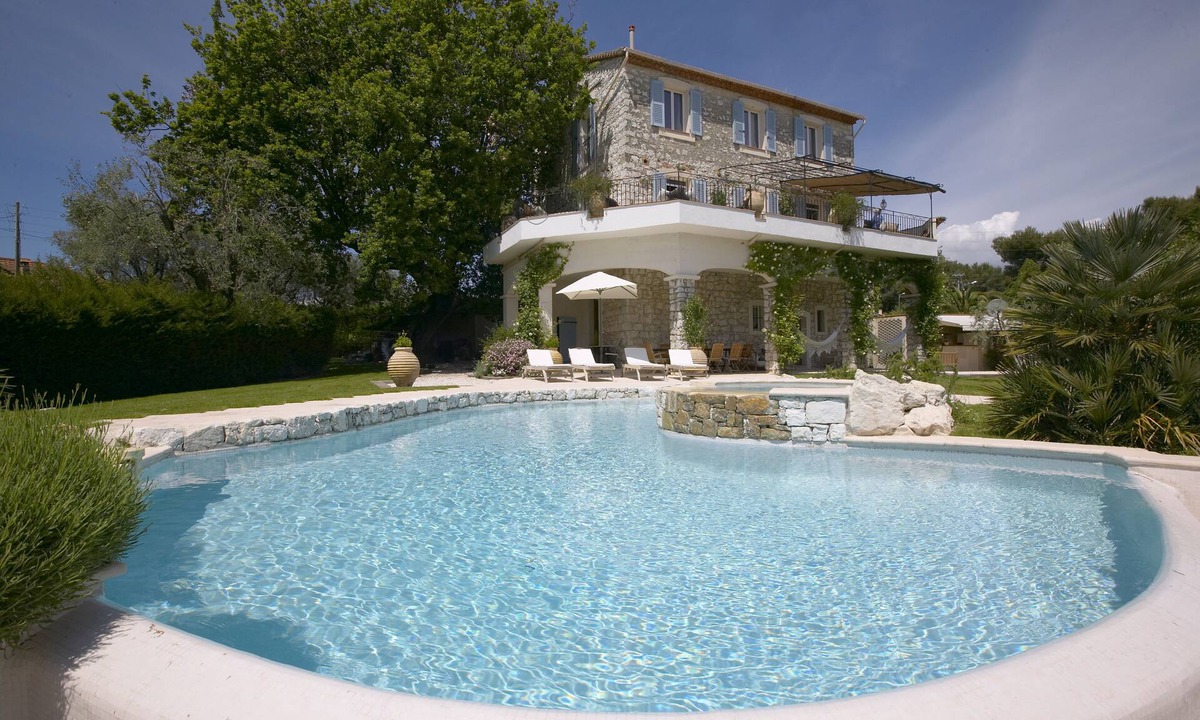 Les Maillans Villa | Stunning, stone-built, recently renovated Bastide with private pool.