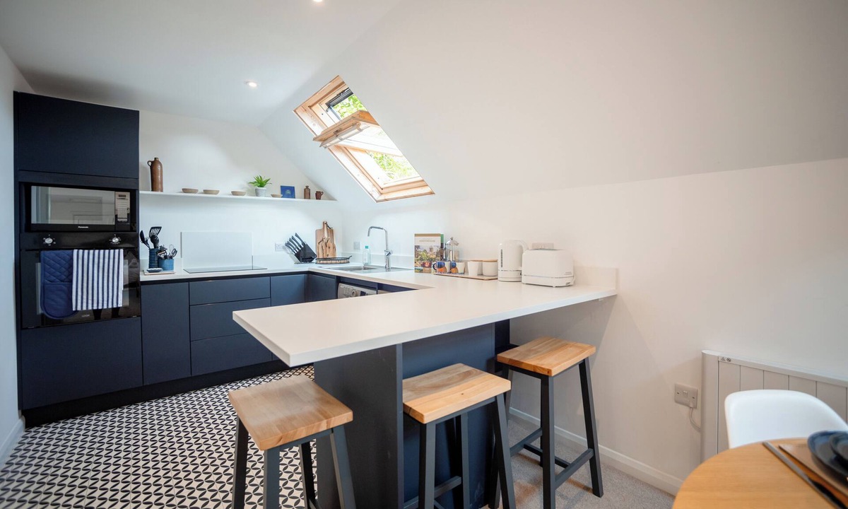 Whitestone Apartment | Stunning studio with countryside views and parking