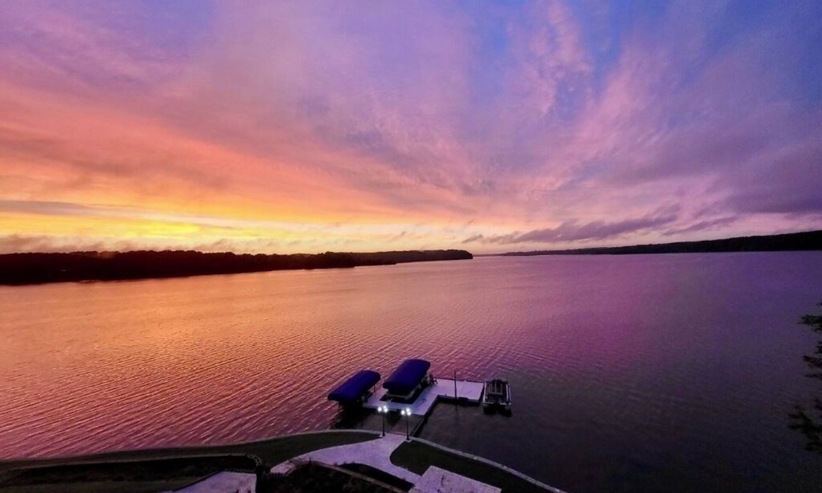Greensboro Apartment | STUNNING SUNSETS! LAKEFRONT 2 BR/2BA apartment w/dock, pavilion and fire pit