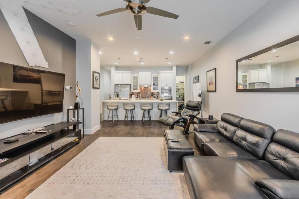 Old East Dallas House | Stunning Townhome Near Uptown
