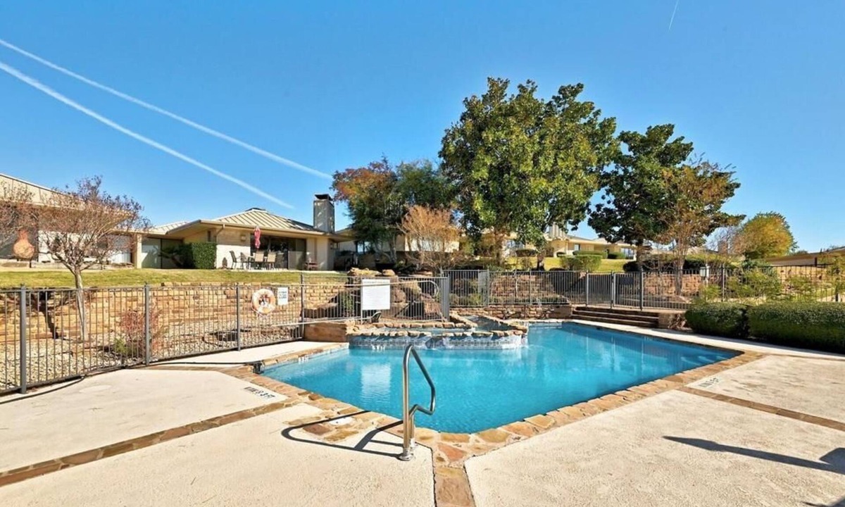 Horseshoe Bay West House | Stunning Townhome in Horseshoe Bay with Hot Tub