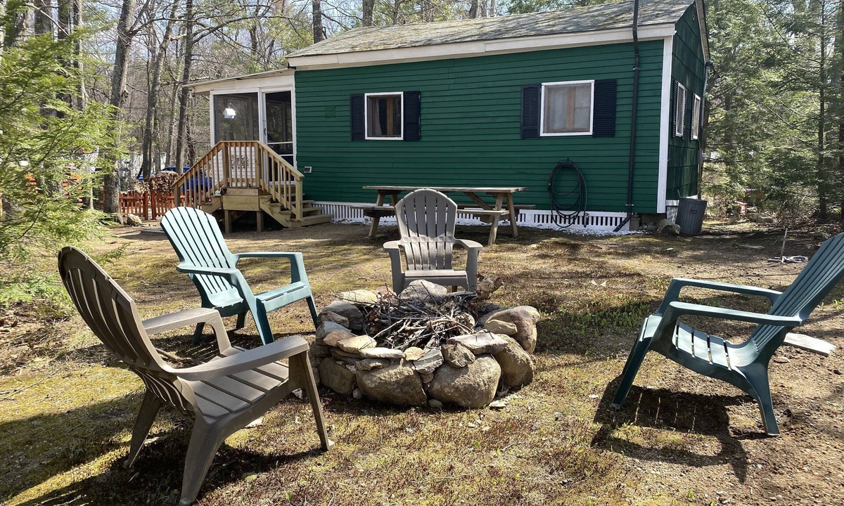 Northwood Cottage | Stunning updated cottage. Includes canoe! Dog Friendly!