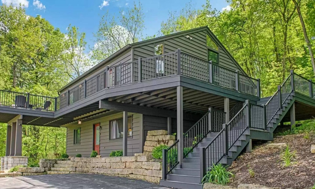 The Galena Territory House | Stunning views, amazing gathering spaces, hot tub