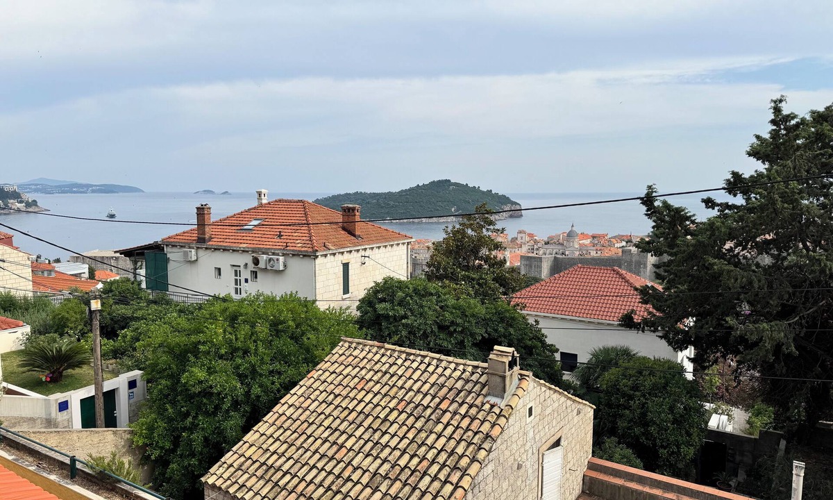 Gornji Kono Villa | Stunning Views, Large Terrace & Natural Garden Retreat