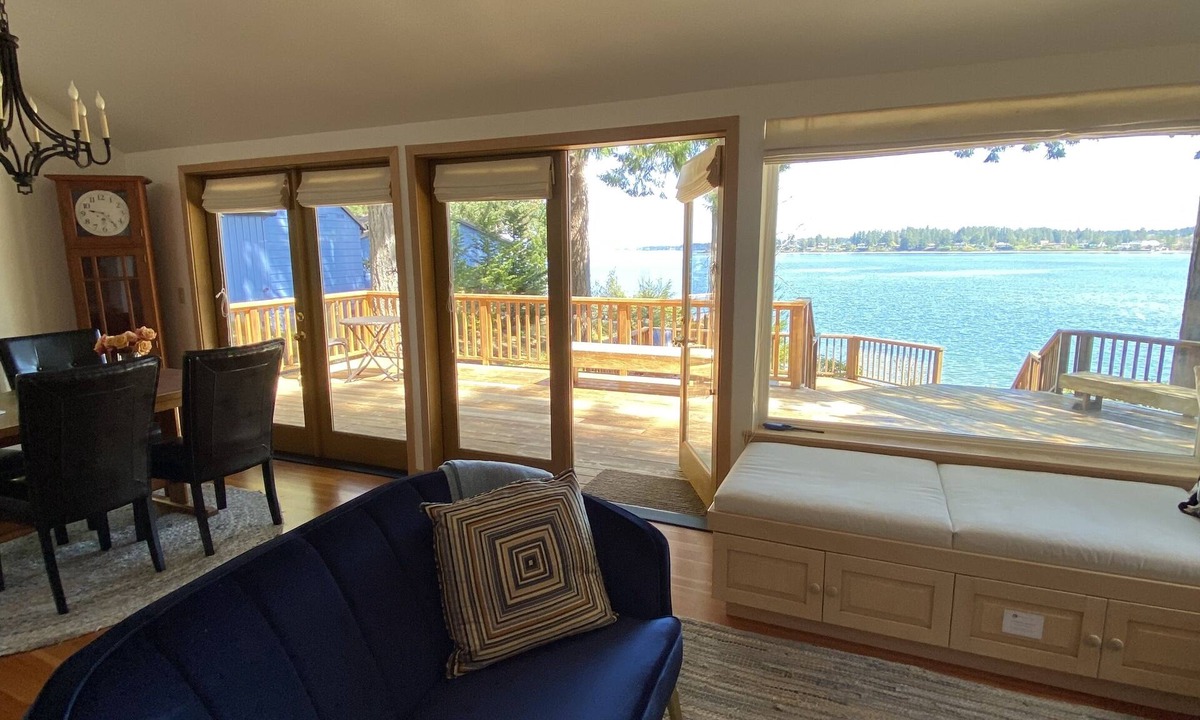 Olympia Cottage | Stunning Views - New Listing, Waterfront Cottage