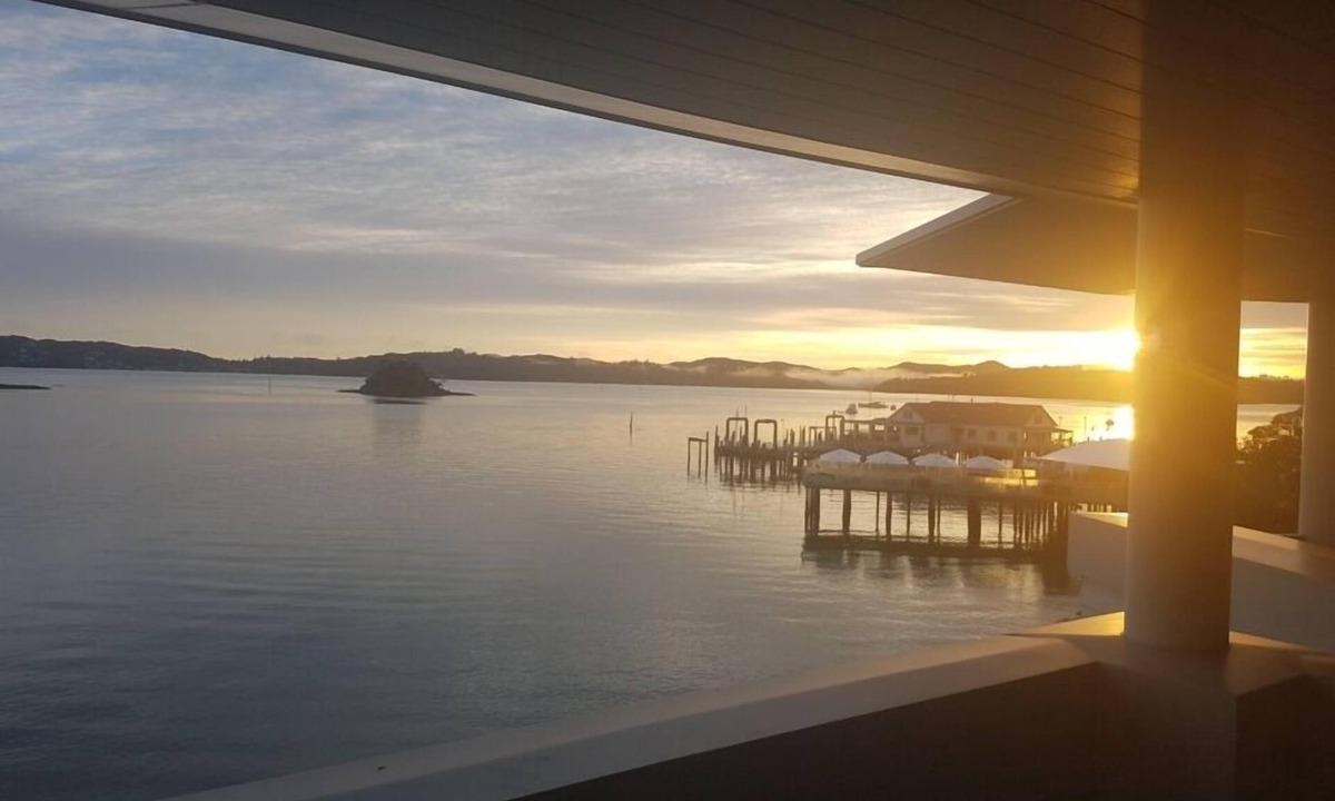 Paihia Apartment | Stunning Views - Oceanfront Penthouse Apartment