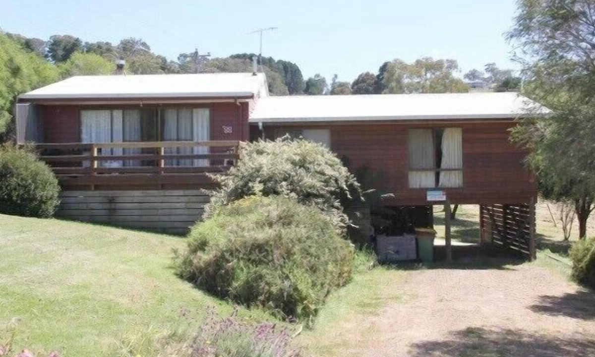 Goughs Bay House | Stunning views of Lake Eildon