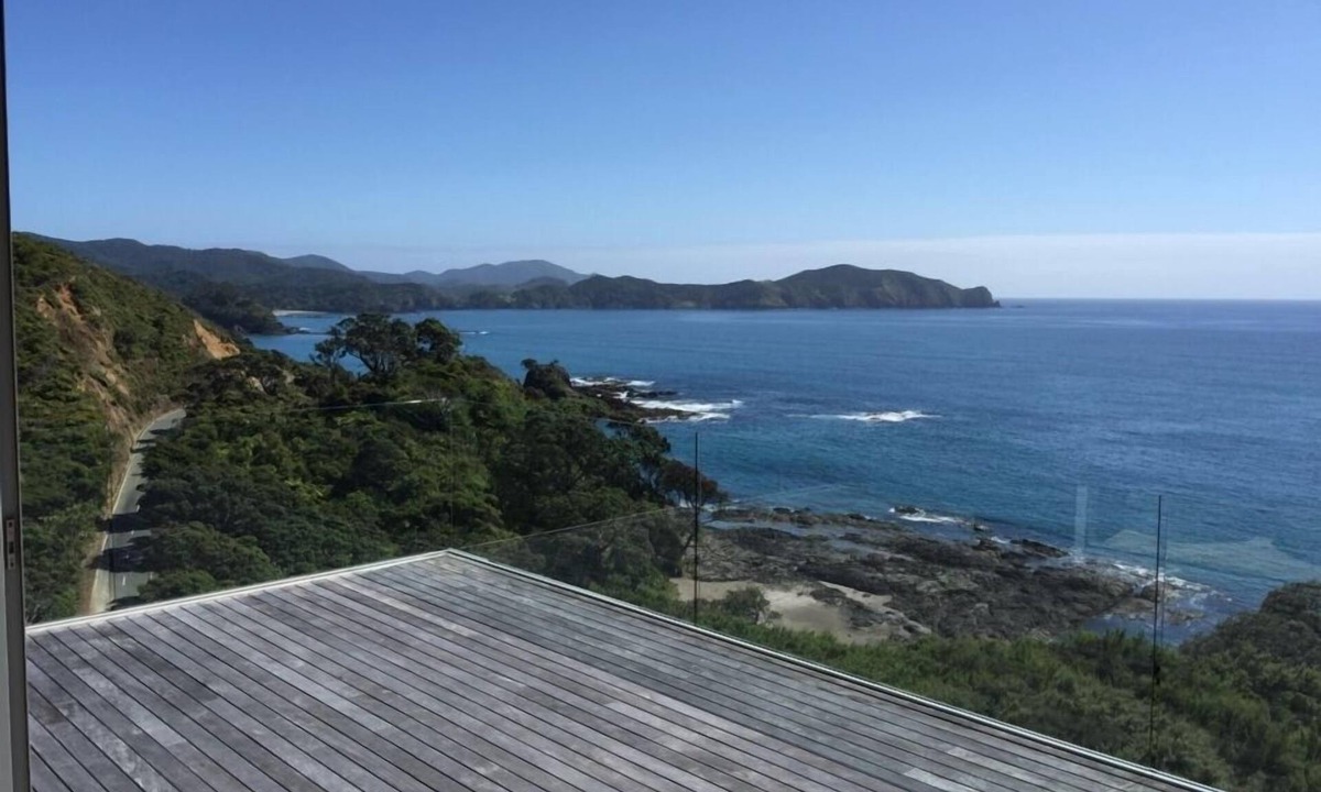 Rawhiti House | Stunning Views on the Coast