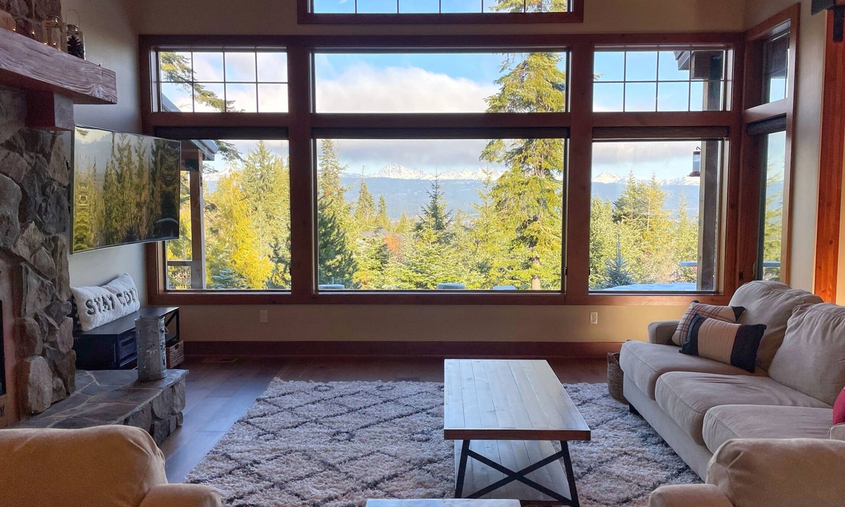 Cle Elum House | Stunning Views! Private hot tub