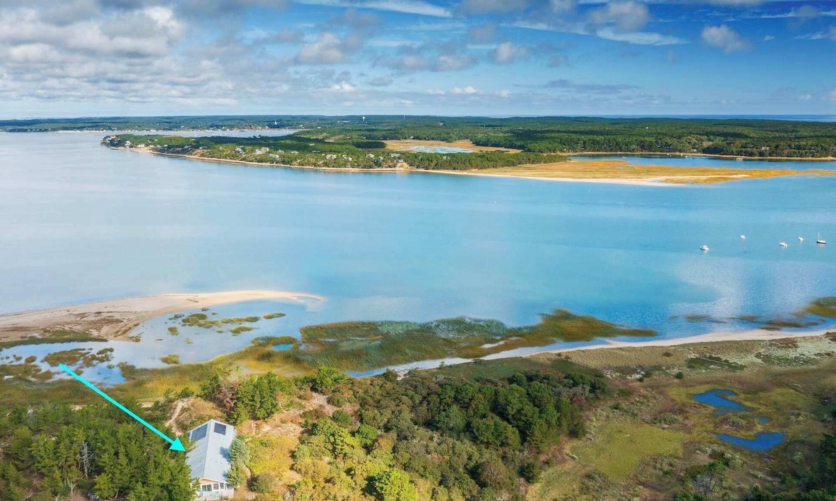 Wellfleet House | Stunning Views w/Private Beach on Lt. Island!