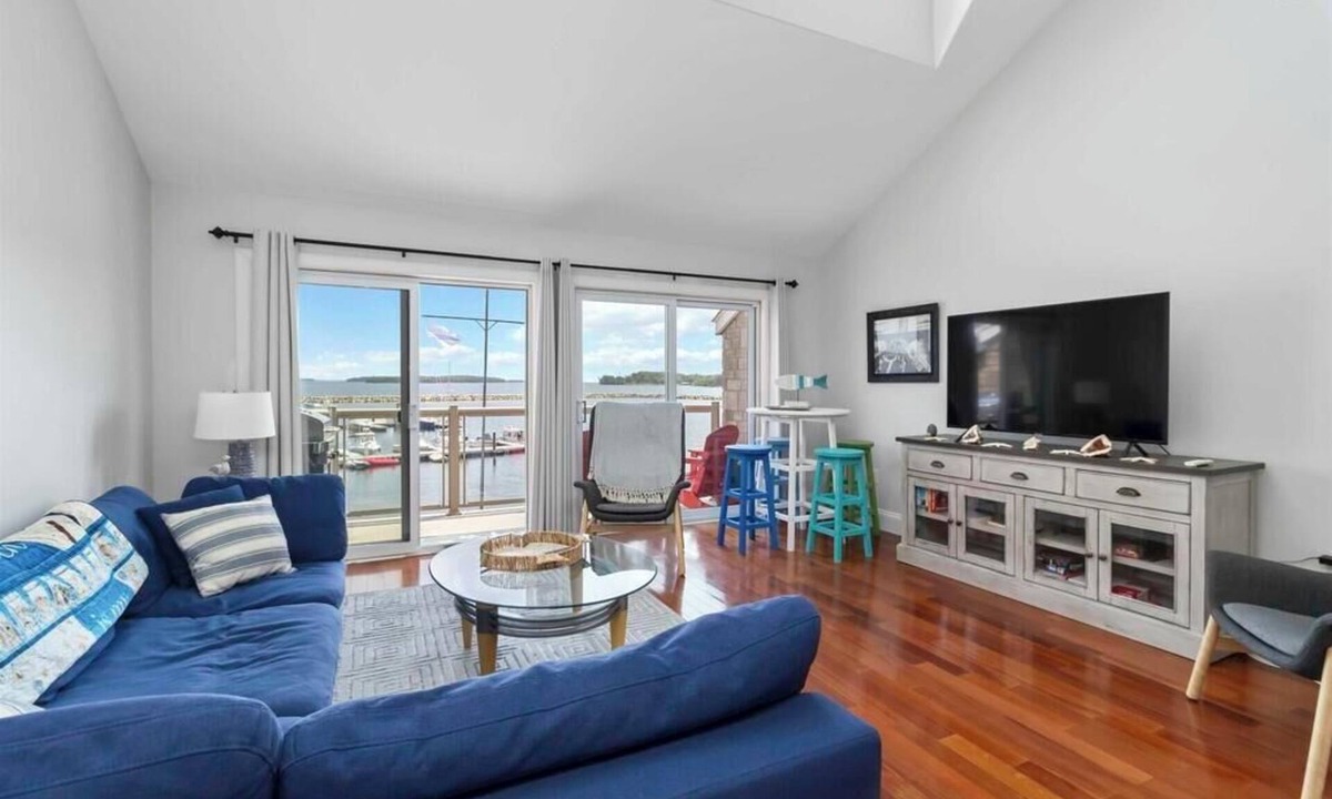 Western Shore Condo | Stunning villa at the beautiful Oak Island Resort