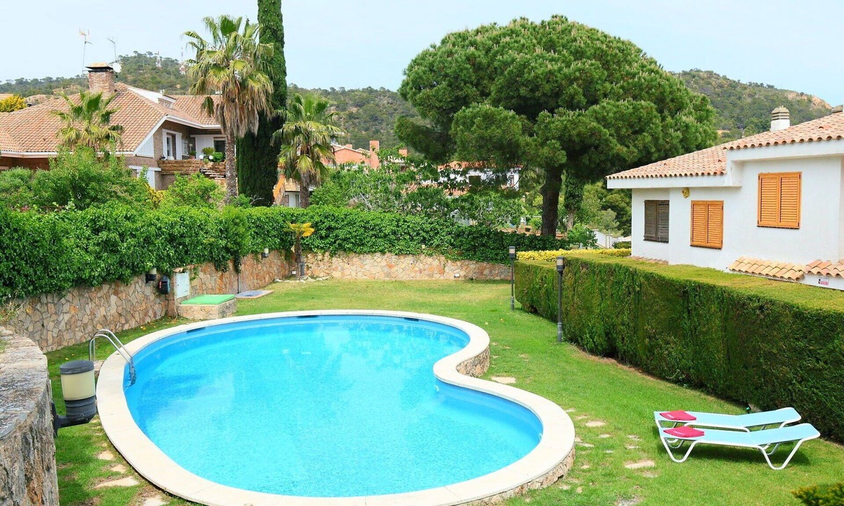 Tossa de Mar House | Stunning villa for 7 guests with pool, WIFI, TV and balcony