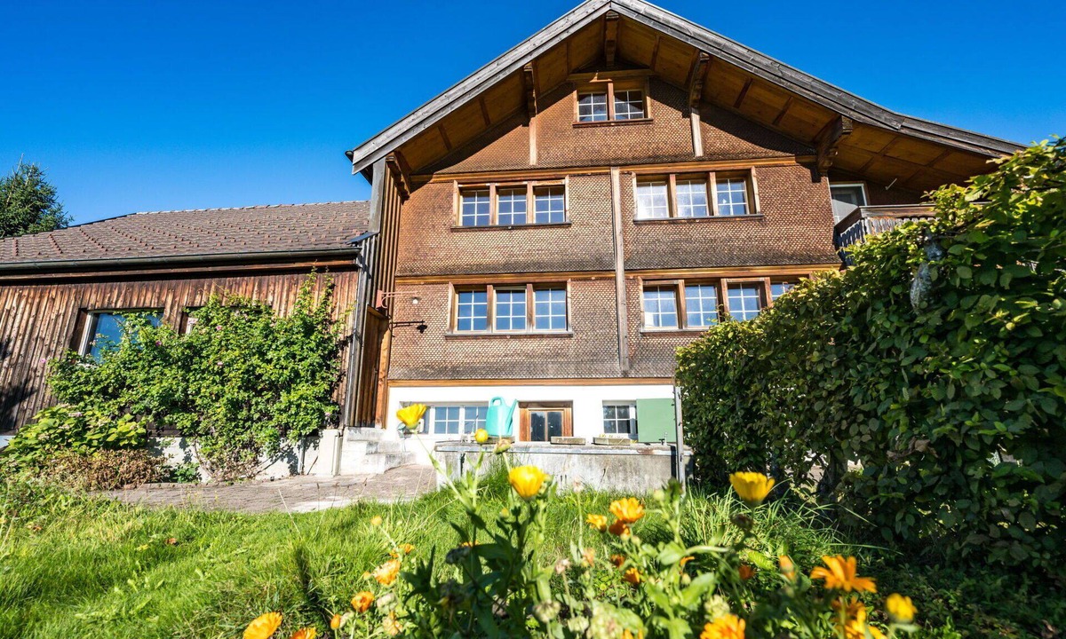 Obereggz House | Stunning villa for 6 guests with WIFI, TV, patio, pets allowed, panoramic view and parking