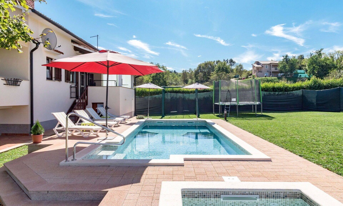 Skropeti House | Stunning villa for 8 people with A/C, private pool, WIFI, TV, terrace and pets allowed