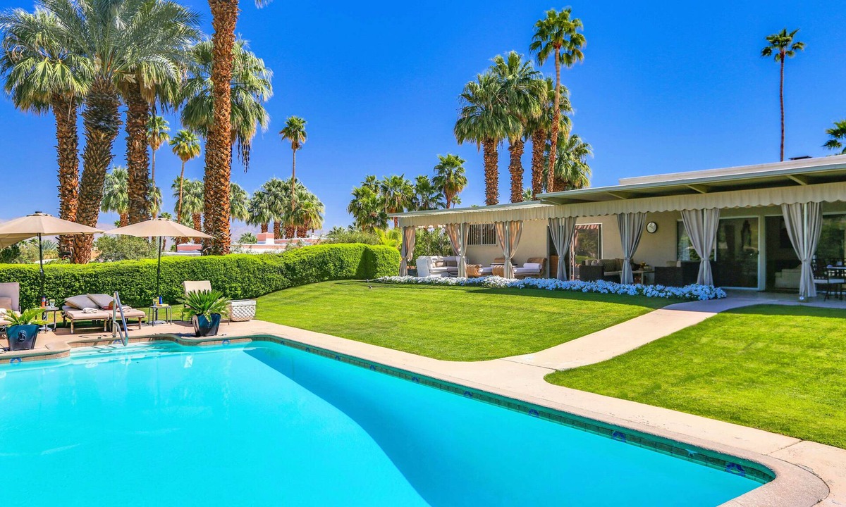 Palm Desert Villa | Stunning Villa with Heated Pool close to Palm Deserts Shopping, Tennis, Golf