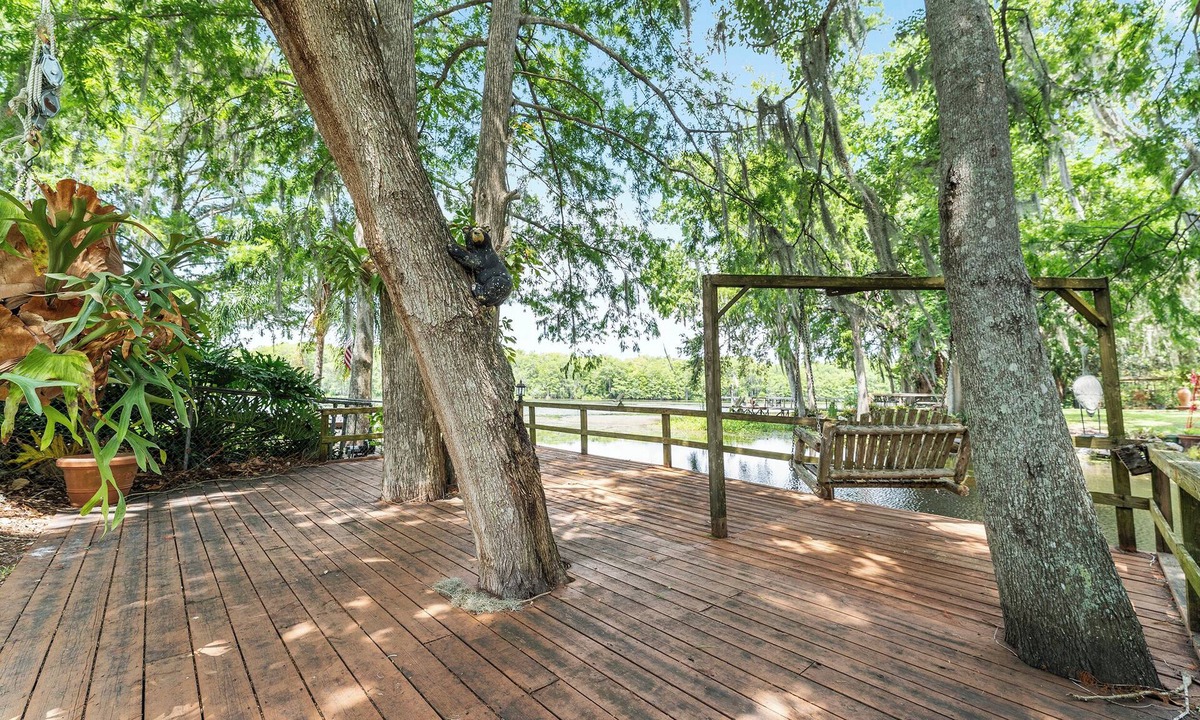 Lake Panasoffkee House | STUNNING WATERFRONT RETREAT!